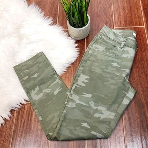 LOFT Skinny Camo Jeans Size 4
